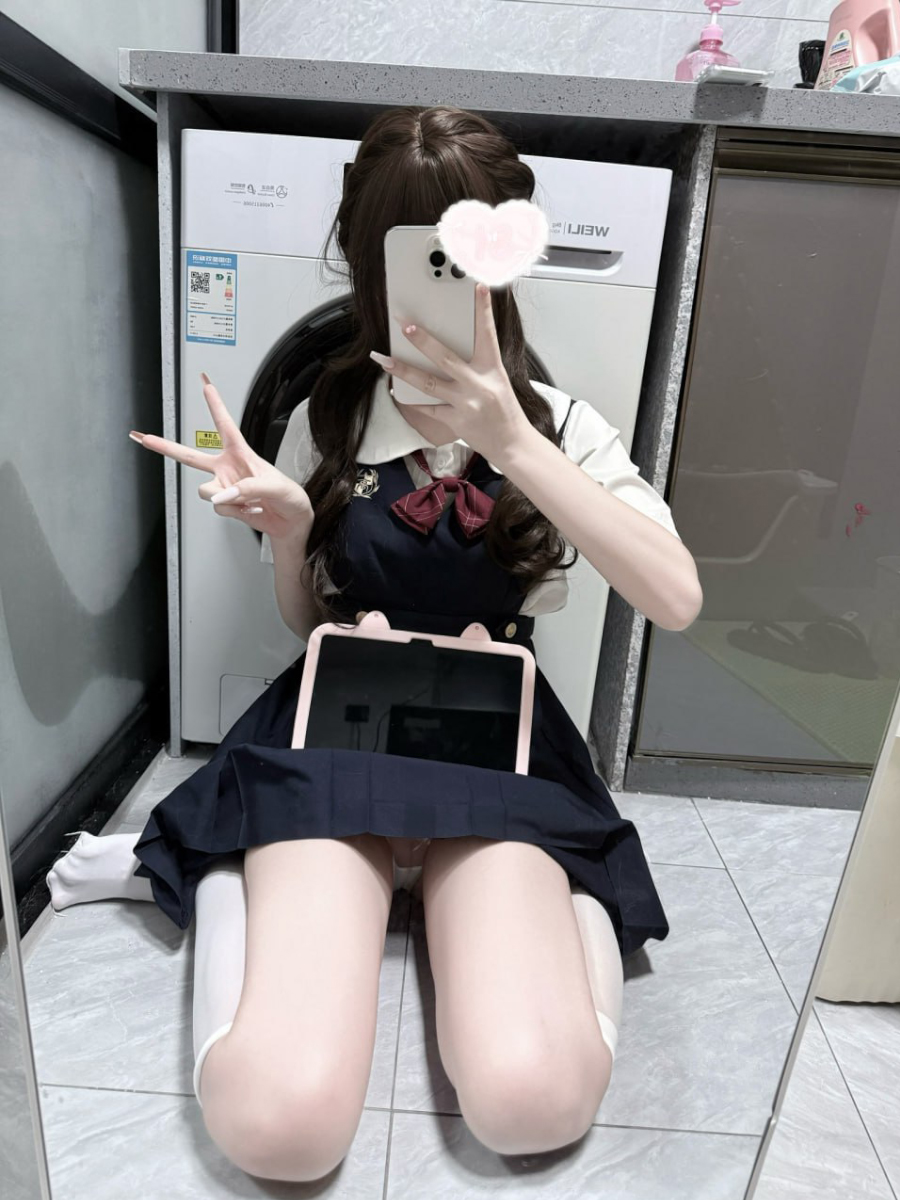 顶级白虎萝莉福利姬 可爱的卷发少女 猫猫咪