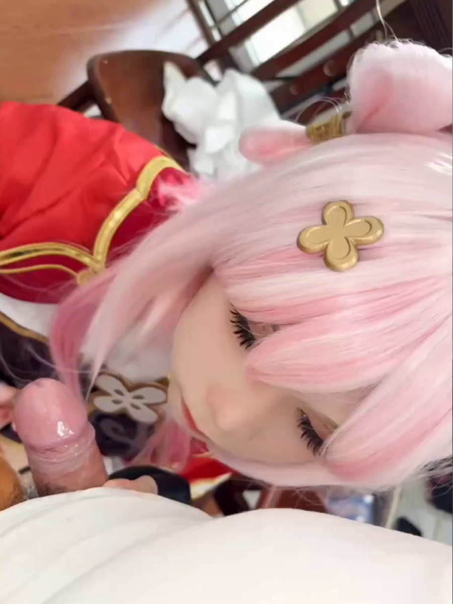 高颜值少萝，cos崩铁三月七，樱桃小嘴口