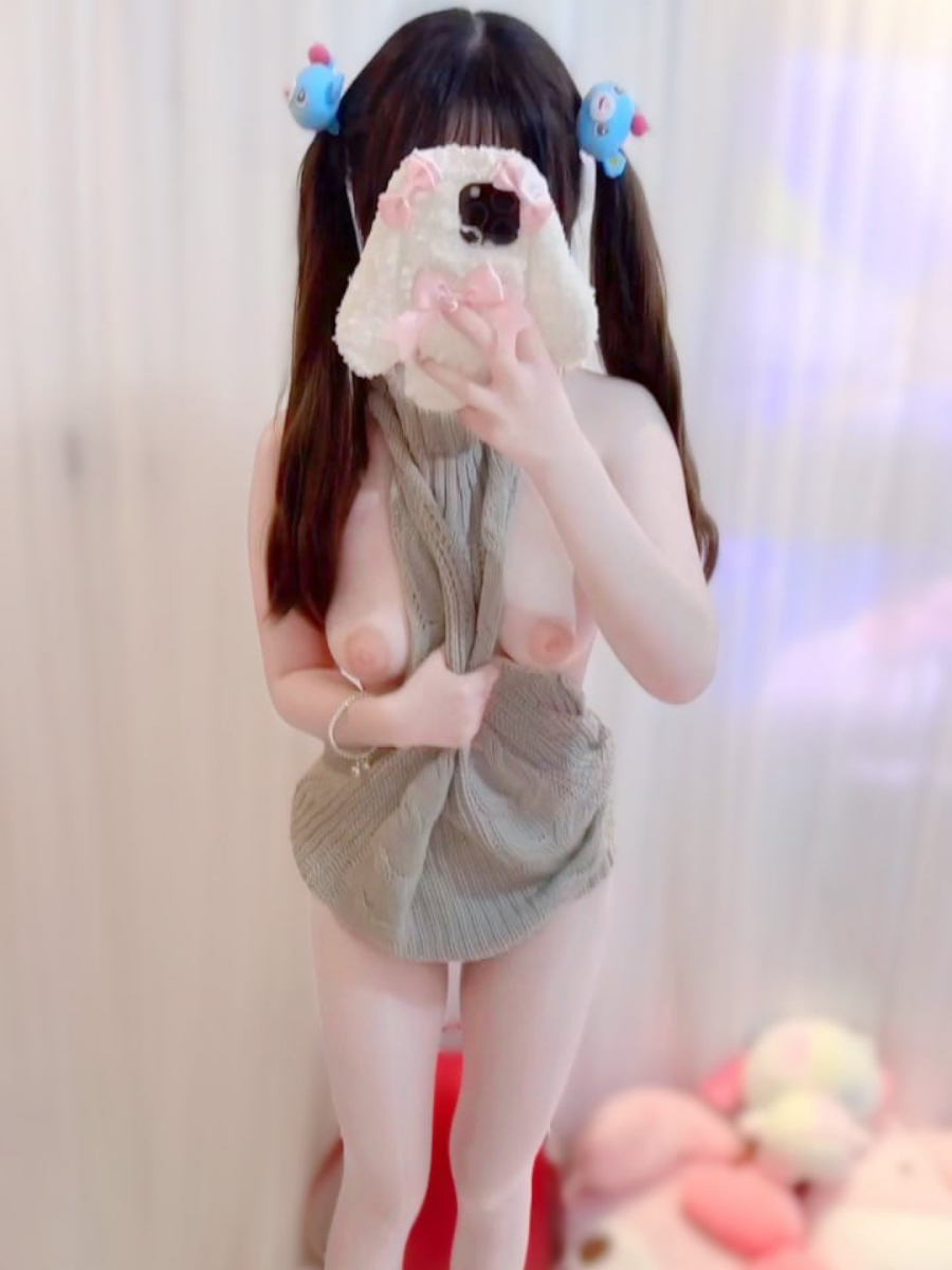 超嫩小母狗嫩妹『呆呆(小粉馒头)』被大鸡巴爸爸拽着双马尾后入 cosplay