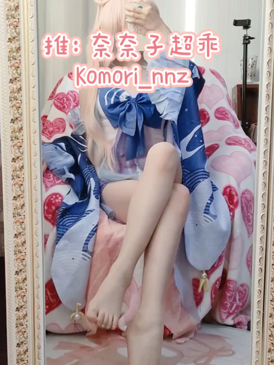 嫩足粉嫩少萝，扣逼自慰  假屌足交  小脚白白嫩嫩的